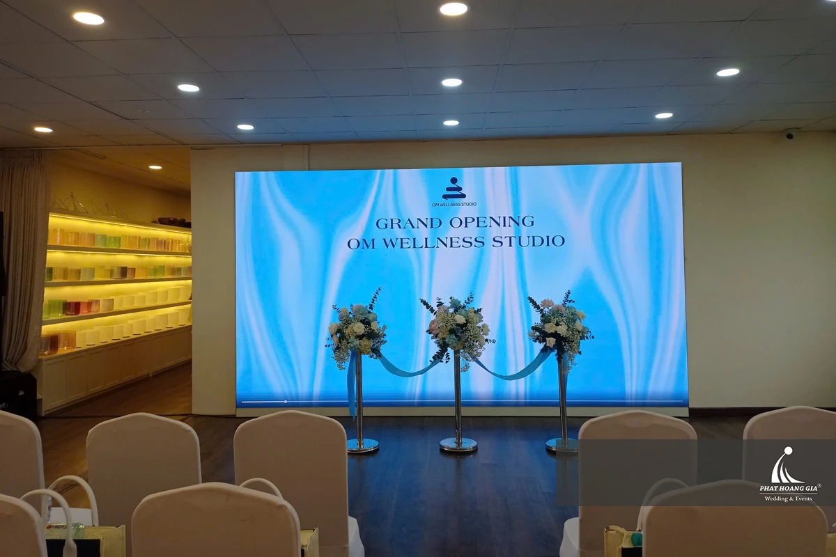 Lễ khai trương ấn tượng với sân khấu và nghi thức được thiết kế đồng bộ và chuyên nghiệp
