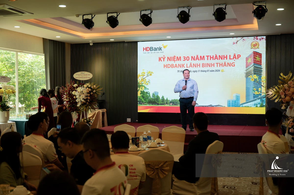 Màn hình LED sự kiện trình chiếu nội dung thương hiệu trong chương trình kỷ niệm doanh nghiệp