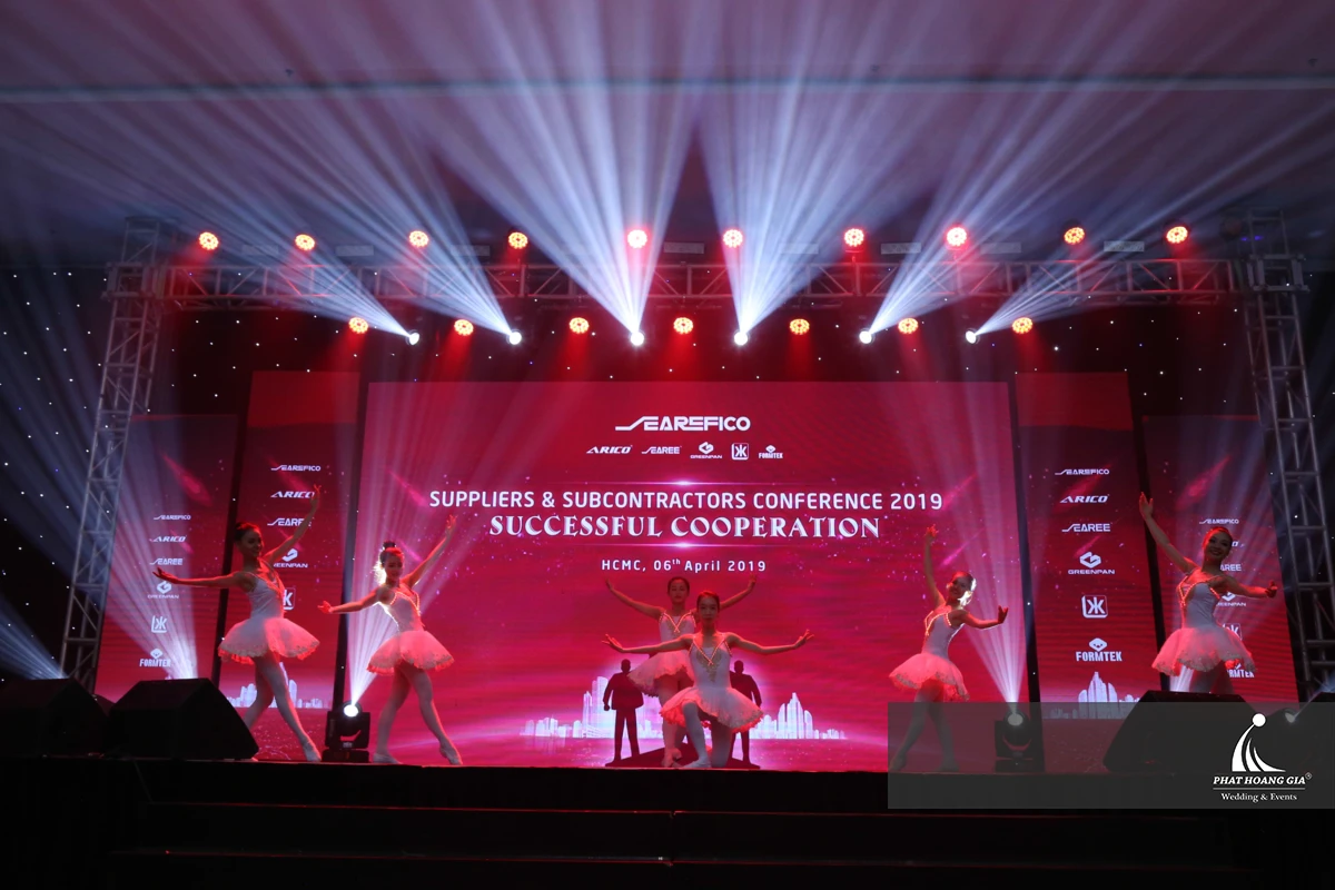 Tiết mục múa ballet đương đại uyển chuyển trong đêm tổ chức sự kiện hội nghị 
